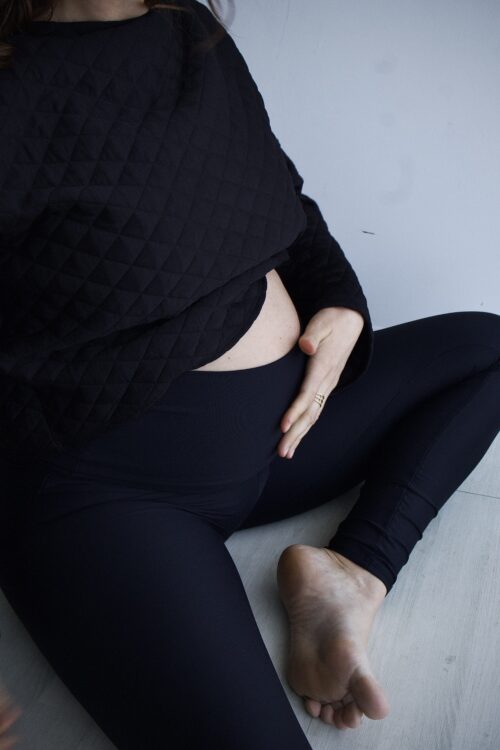 sudadera negra acolchada