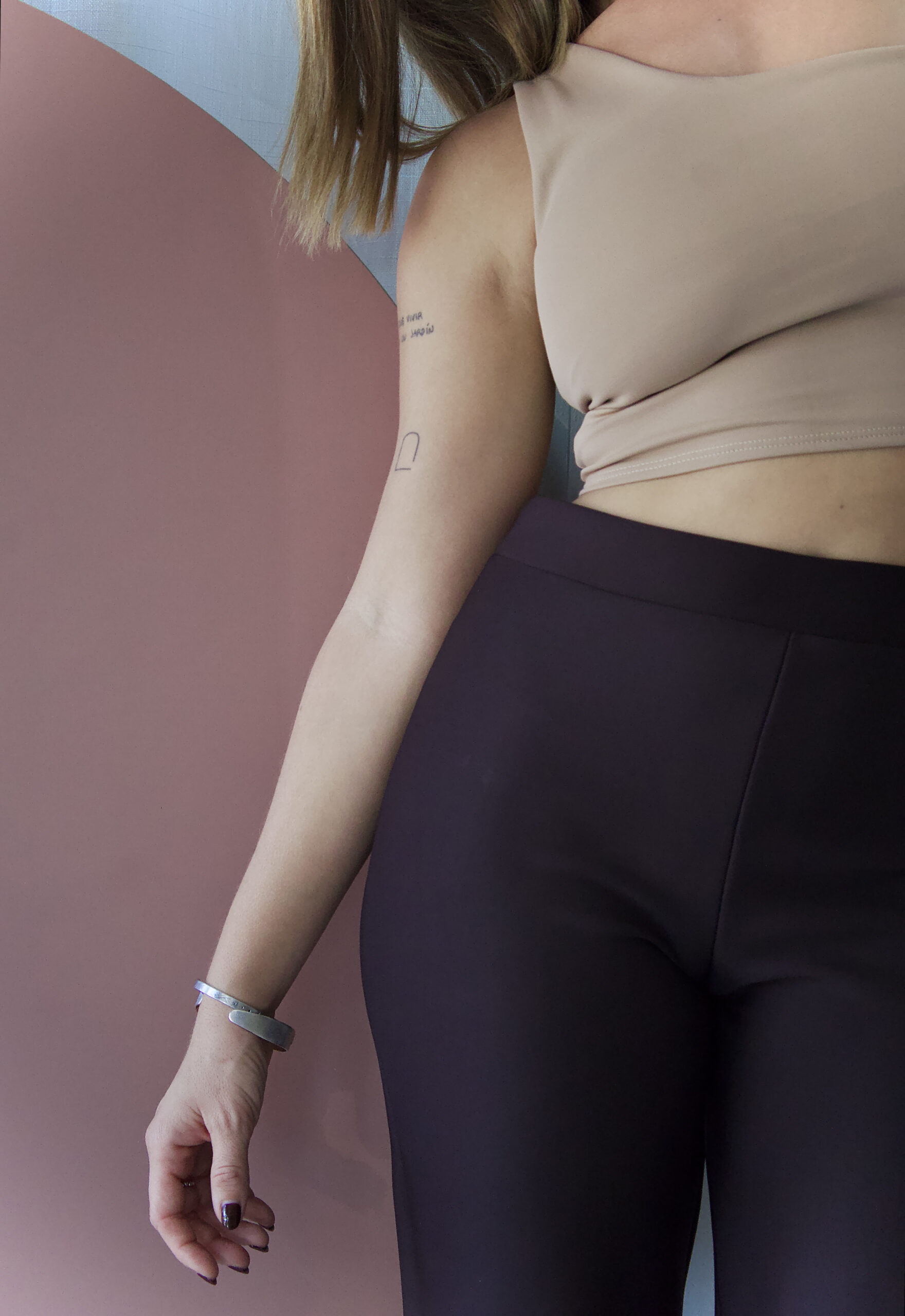 Pantalones marrones anchos
